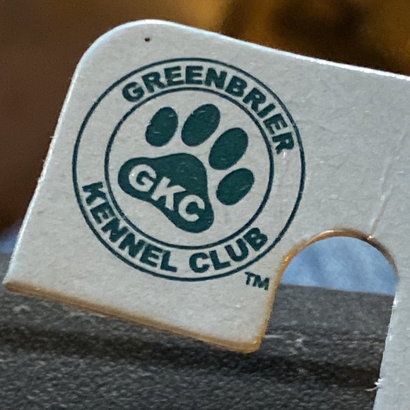 New medium dog collar adjustable fits neck size. 14” to 20” - Picture 8 of 8